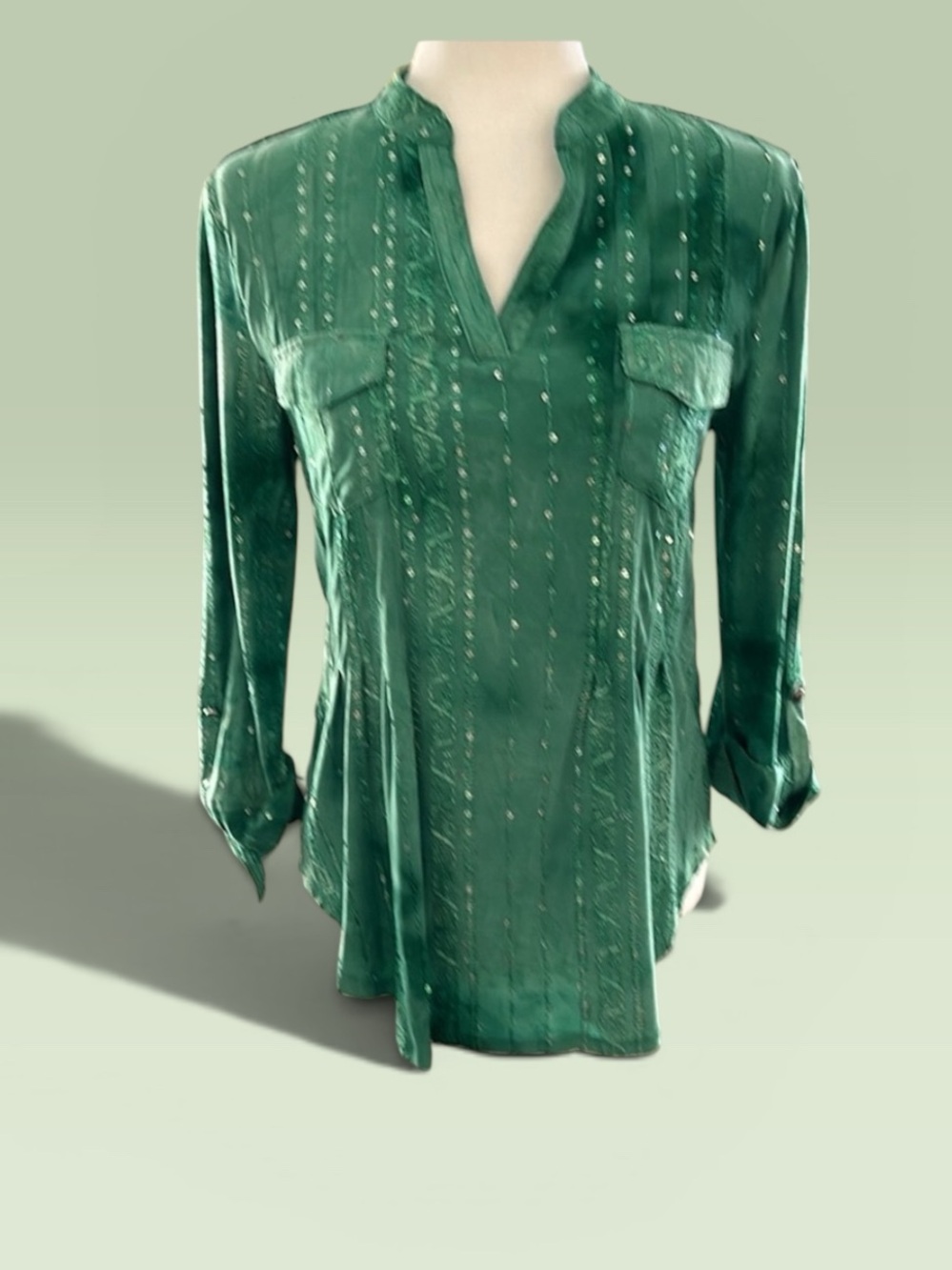New Directions Womens Marble Green Embroidered Sequins V-Neck Tunic Top Med. NWT